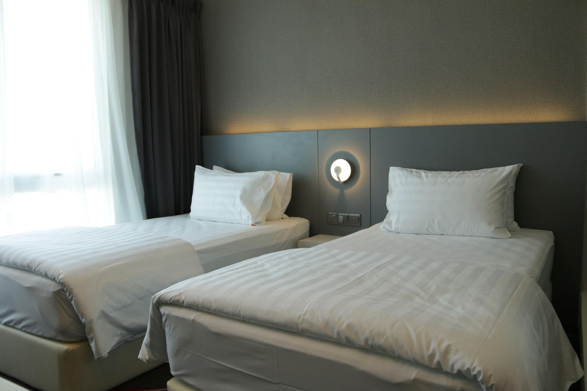 Amerin Hotel Johor Bahru Extérieur photo