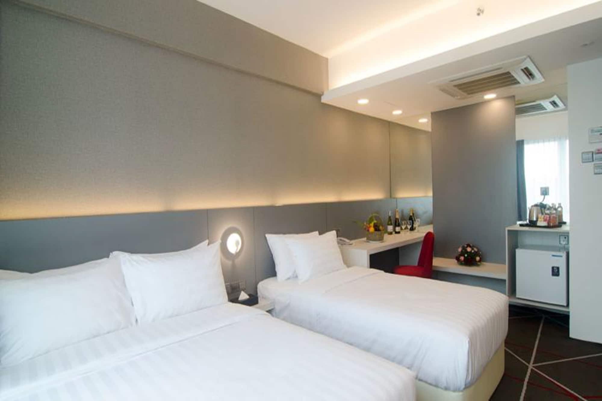Amerin Hotel Johor Bahru Extérieur photo