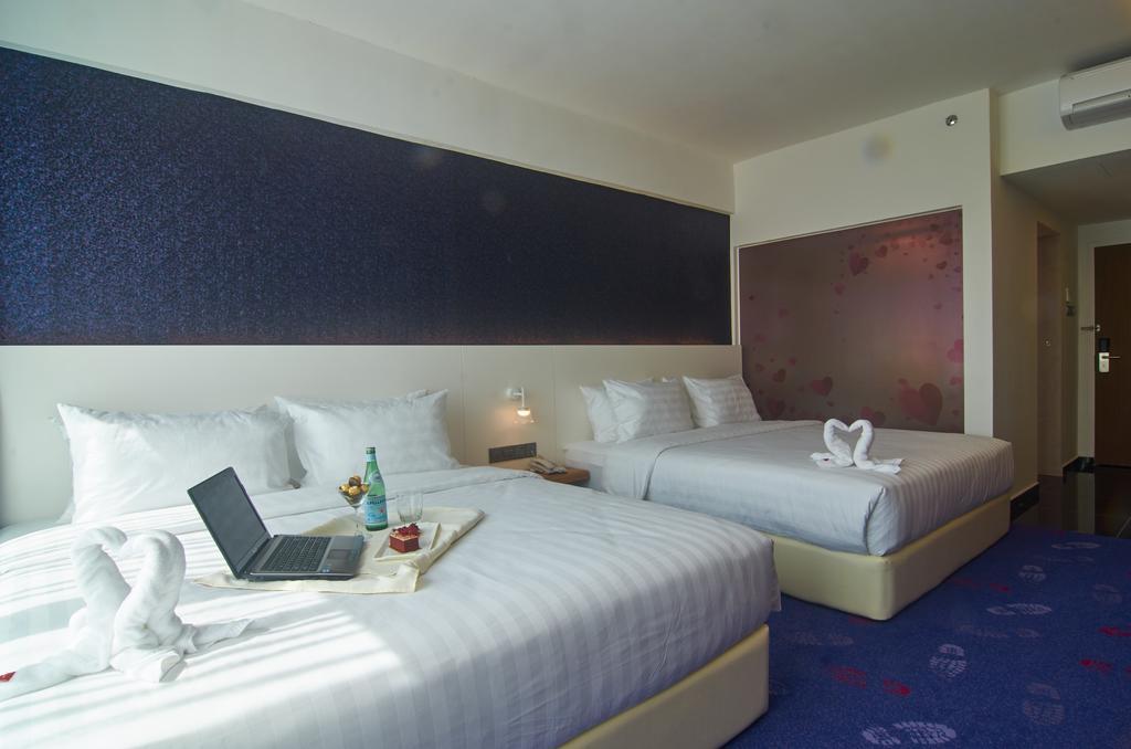 Amerin Hotel Johor Bahru Extérieur photo