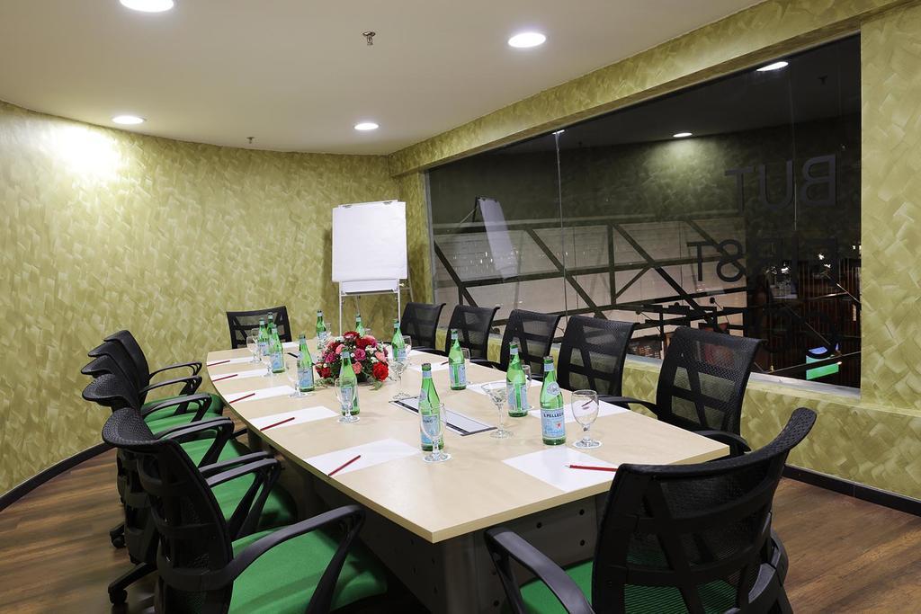 Amerin Hotel Johor Bahru Extérieur photo