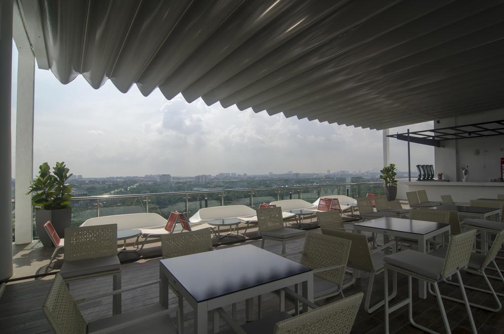 Amerin Hotel Johor Bahru Extérieur photo