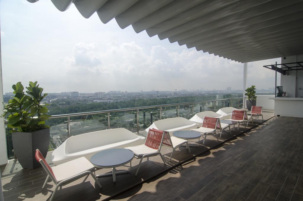 Amerin Hotel Johor Bahru Extérieur photo