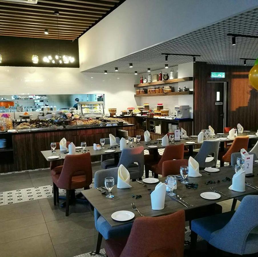 Amerin Hotel Johor Bahru Extérieur photo
