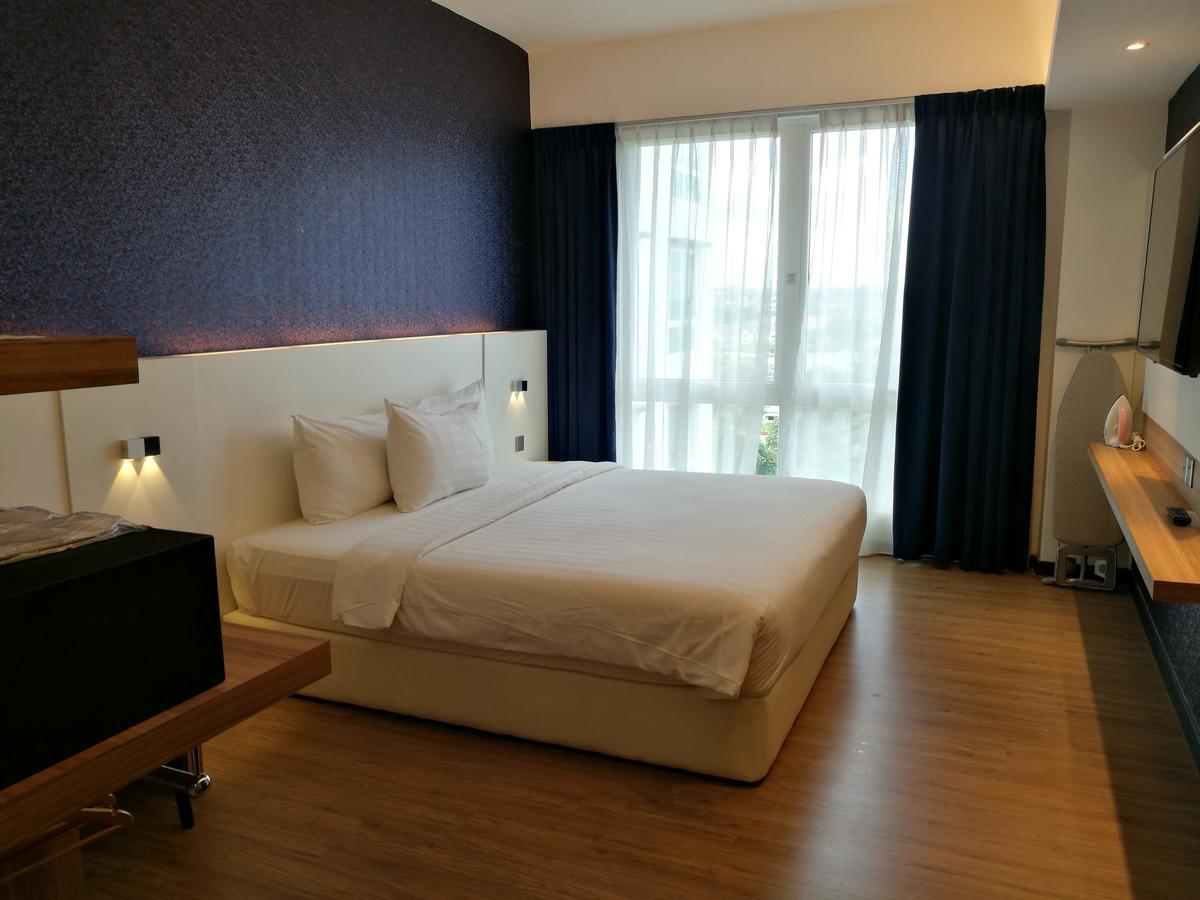 Amerin Hotel Johor Bahru Extérieur photo