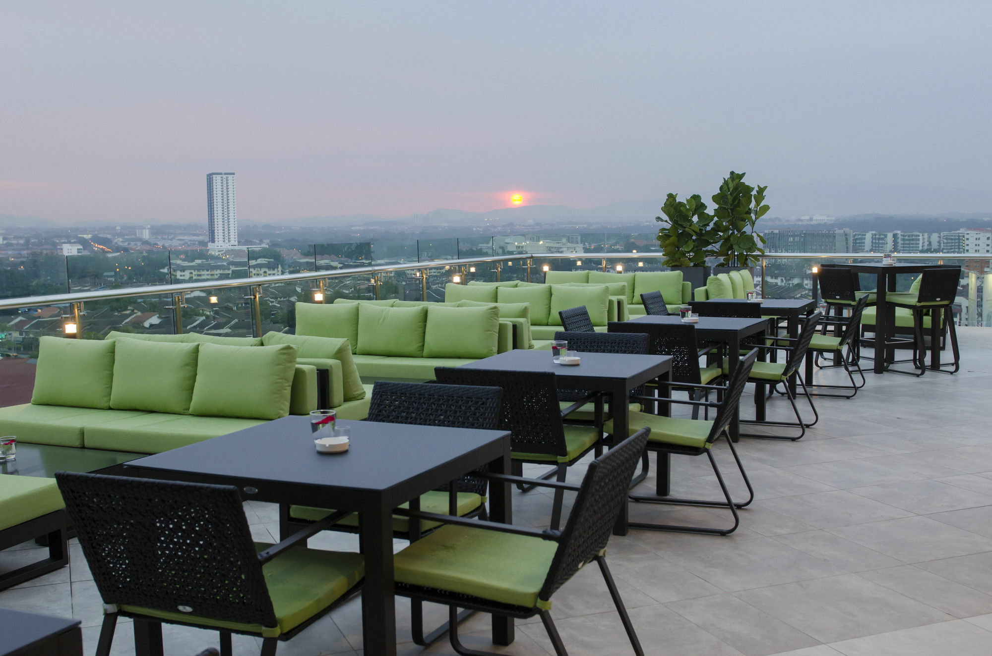 Amerin Hotel Johor Bahru Extérieur photo
